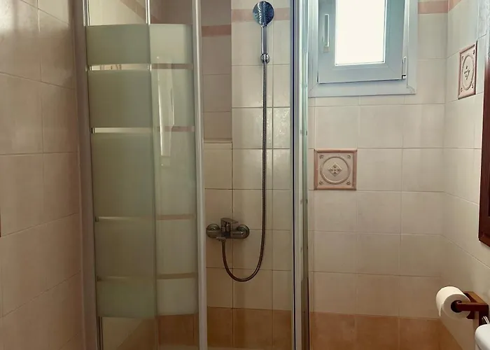 Sweet Milos Triovasálos