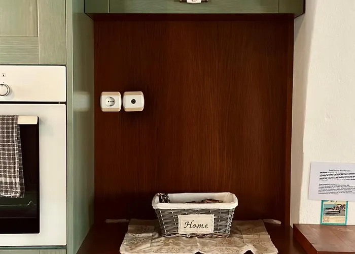 Sweet Milos Triovasálos